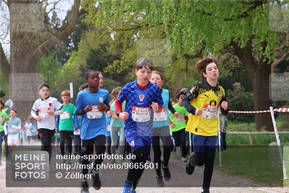 25.04.2026 - Das Zehntel Zöllner http://msf.ph/oto/9665601 25.04.2026 09:40:29 Laufen 6358, 8061, 5834, 8060 meine-sportfotos.de