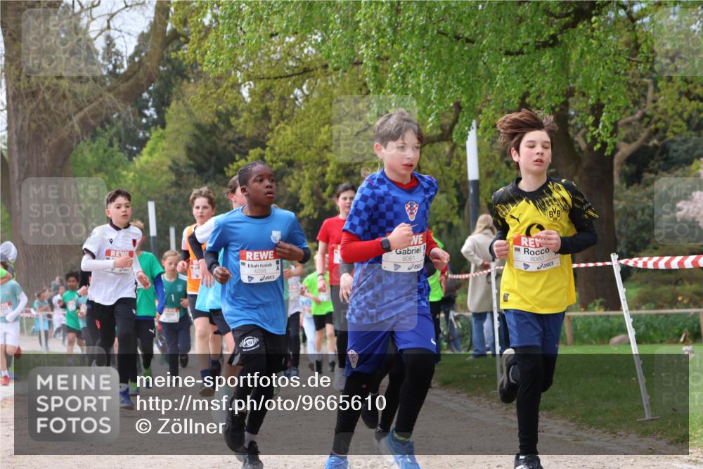 25.04.2026 - Das Zehntel Zöllner http://msf.ph/oto/9665610 25.04.2026 09:40:29 Laufen 6358, 8061, 8060, 1 meine-sportfotos.de