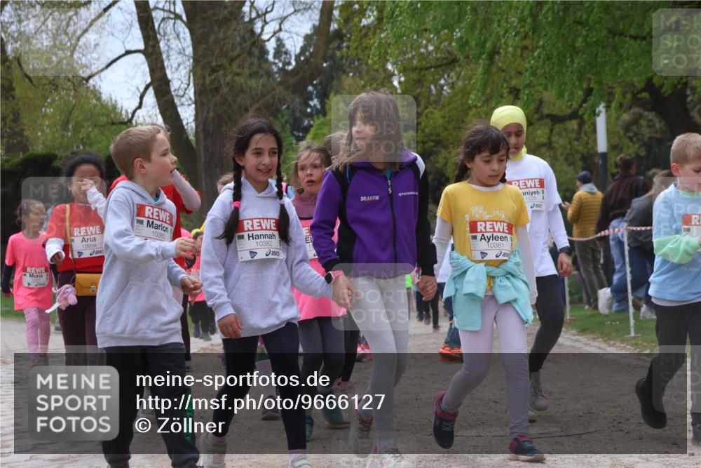 25.04.2026 - Das Zehntel Zöllner http://msf.ph/oto/9666127 25.04.2026 11:47:51 Laufen 10994, 10380, 128, 10382, 128, 10381, 1528, 75 meine-sportfotos.de