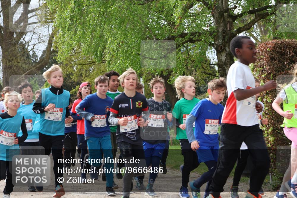 25.04.2026 - Das Zehntel Zöllner http://msf.ph/oto/9666486 25.04.2026 09:40:59 Laufen 5738, 5751, 5415, 100, 6231, 6229, 5180 meine-sportfotos.de