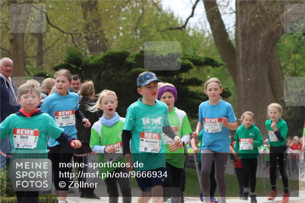 25.04.2026 - Das Zehntel Zöllner http://msf.ph/oto/9666934 25.04.2026 11:48:23 Laufen 12820, 12489, 12081, 147, 2077, 12823, 12490 meine-sportfotos.de