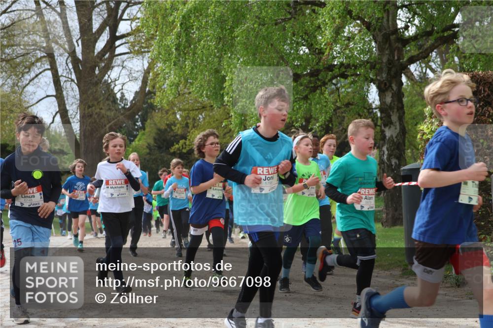 25.04.2026 - Das Zehntel Zöllner http://msf.ph/oto/9667098 25.04.2026 09:41:18 Laufen 5796, 6748, 5158, 25 meine-sportfotos.de