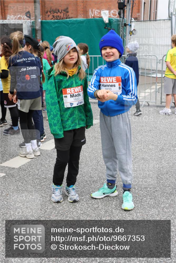 25.04.2026 - Das Zehntel Strokosch-Dieckow http://msf.ph/oto/9667353 25.04.2026 08:25:20 Allgemein zum Event 12, 200, 1620, 1603 meine-sportfotos.de