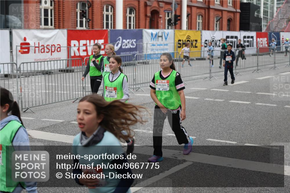 25.04.2026 - Das Zehntel Strokosch-Dieckow http://msf.ph/oto/9667775 25.04.2026 08:03:58 Allgemein zum Event 1, 57, 3321 meine-sportfotos.de