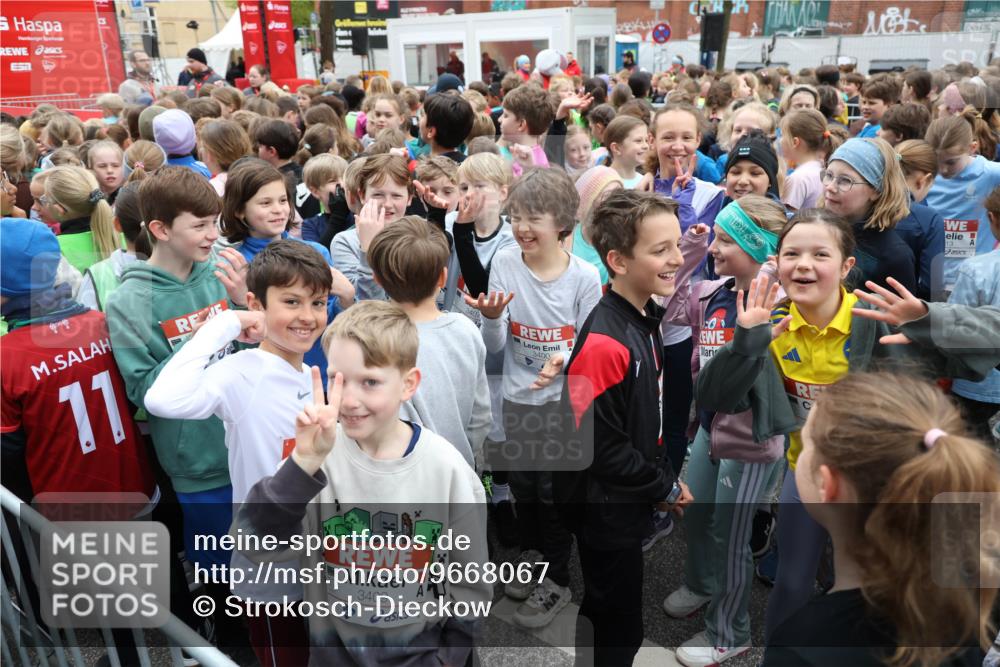 25.04.2026 - Das Zehntel Strokosch-Dieckow http://msf.ph/oto/9668067 25.04.2026 08:09:53 Allgemein zum Event 11, 3409, 3400, 13 meine-sportfotos.de