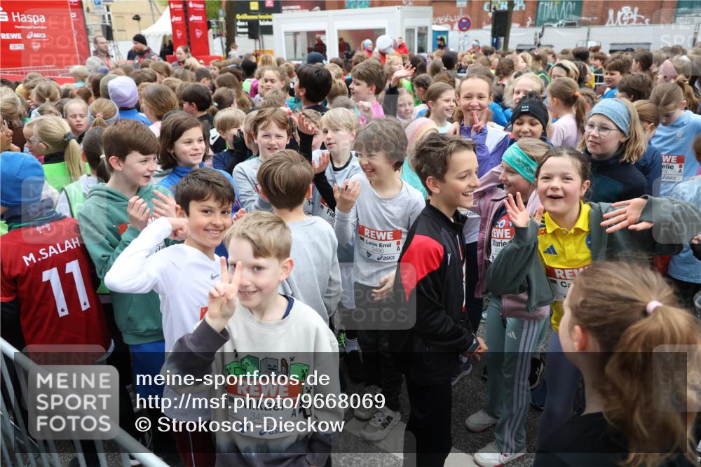 25.04.2026 - Das Zehntel Strokosch-Dieckow http://msf.ph/oto/9668069 25.04.2026 08:09:53 Allgemein zum Event 11, 3409, 340, 3400, 13 meine-sportfotos.de