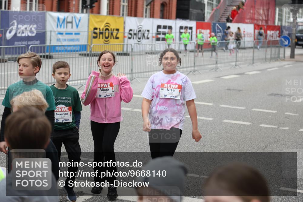 25.04.2026 - Das Zehntel Strokosch-Dieckow http://msf.ph/oto/9668140 25.04.2026 08:11:15 Allgemein zum Event 1337, 1793, 1785 meine-sportfotos.de