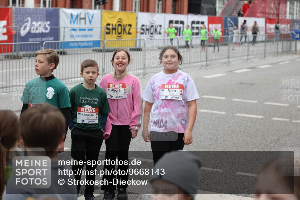 25.04.2026 - Das Zehntel Strokosch-Dieckow http://msf.ph/oto/9668143 25.04.2026 08:11:16 Allgemein zum Event 577, 1337, 1793, 1785 meine-sportfotos.de