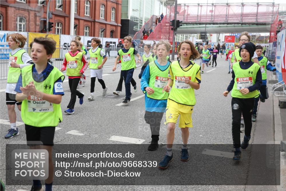 25.04.2026 - Das Zehntel Strokosch-Dieckow http://msf.ph/oto/9668339 25.04.2026 08:14:12 Allgemein zum Event 3227, 3230, 3219 meine-sportfotos.de