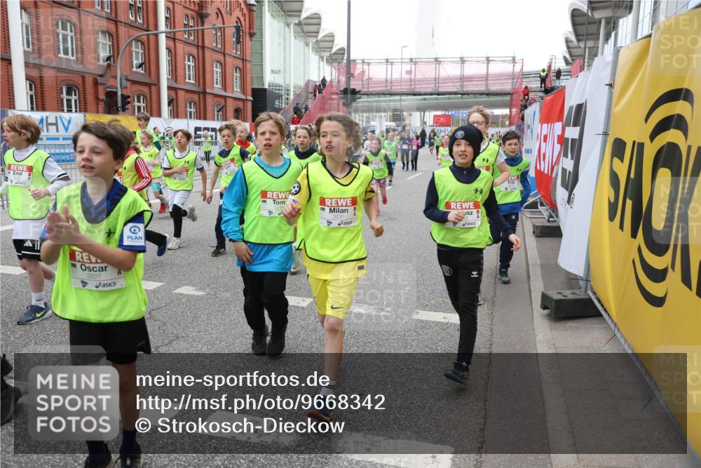 25.04.2026 - Das Zehntel Strokosch-Dieckow http://msf.ph/oto/9668342 25.04.2026 08:14:12 Allgemein zum Event 3227, 4, 10, 3230 meine-sportfotos.de