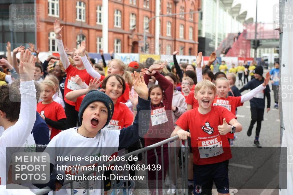 25.04.2026 - Das Zehntel Strokosch-Dieckow http://msf.ph/oto/9668439 25.04.2026 08:16:29 Allgemein zum Event 3537, 267, 2656, 2648, 3 meine-sportfotos.de