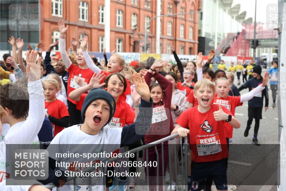 25.04.2026 - Das Zehntel Strokosch-Dieckow http://msf.ph/oto/9668440 25.04.2026 08:16:29 Allgemein zum Event 353, 267, 2656, 2648, 3 meine-sportfotos.de