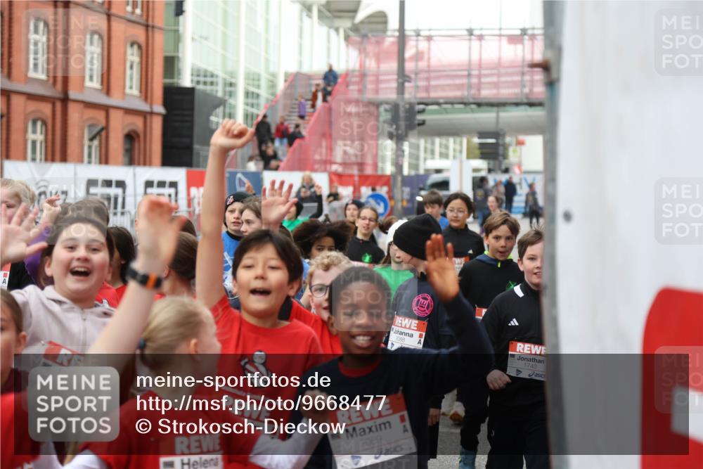 25.04.2026 - Das Zehntel Strokosch-Dieckow http://msf.ph/oto/9668477 25.04.2026 08:16:39 Allgemein zum Event 3088, 1740, 2669 meine-sportfotos.de