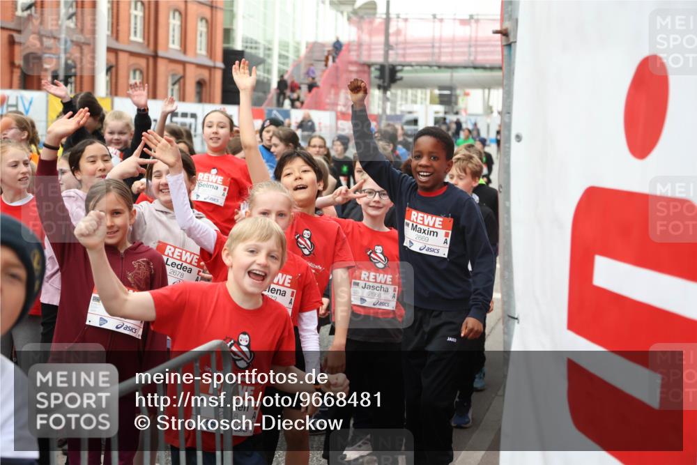 25.04.2026 - Das Zehntel Strokosch-Dieckow http://msf.ph/oto/9668481 25.04.2026 08:16:41 Allgemein zum Event 2678, 373, 8, 2686, 2669 meine-sportfotos.de