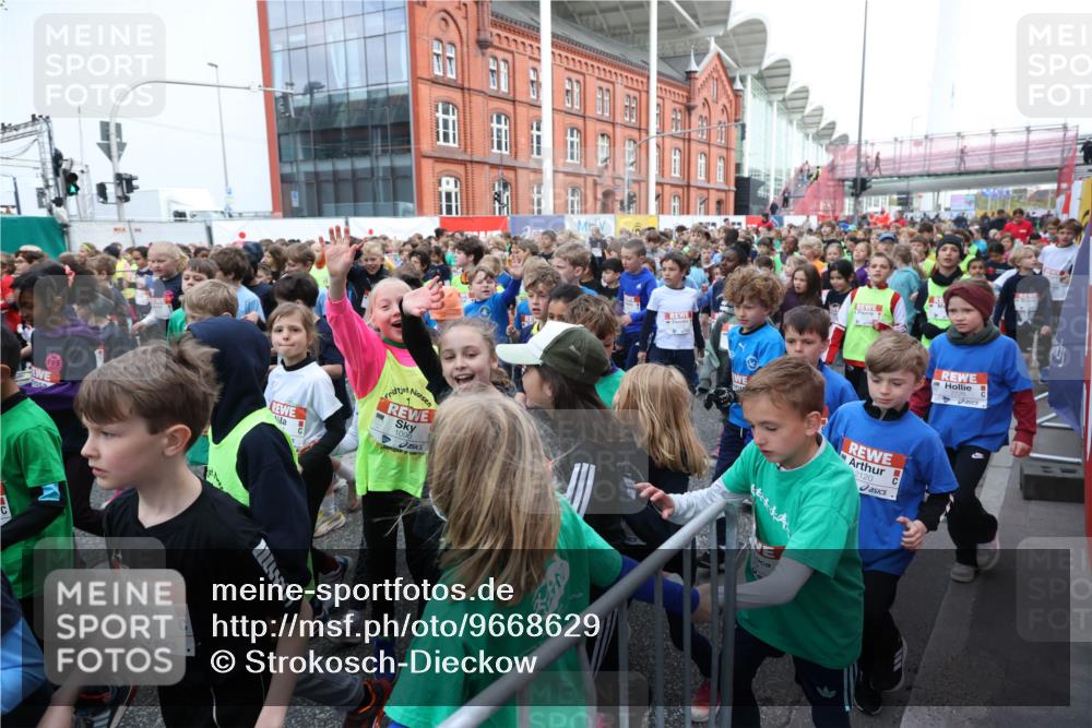 25.04.2026 - Das Zehntel Strokosch-Dieckow http://msf.ph/oto/9668629 25.04.2026 08:31:03 Allgemein zum Event 3755, 1096, 2120 meine-sportfotos.de