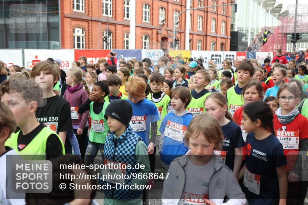 25.04.2026 - Das Zehntel Strokosch-Dieckow http://msf.ph/oto/9668647 25.04.2026 08:31:10 Allgemein zum Event 230, 287, 2121, 2123, 3923, 2586 meine-sportfotos.de