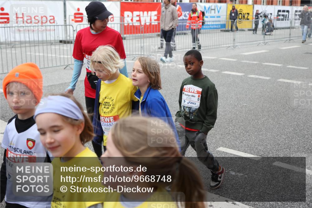 25.04.2026 - Das Zehntel Strokosch-Dieckow http://msf.ph/oto/9668748 25.04.2026 08:33:07 Allgemein zum Event 5, 57, 1000, 2697, 2535 meine-sportfotos.de