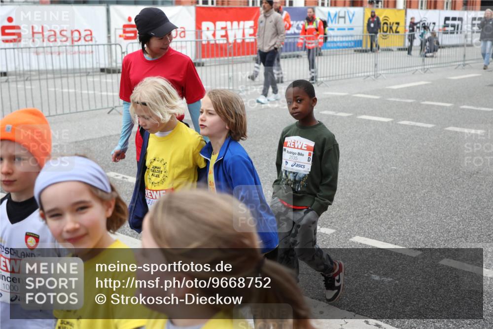 25.04.2026 - Das Zehntel Strokosch-Dieckow http://msf.ph/oto/9668752 25.04.2026 08:33:08 Allgemein zum Event 1000, 2535 meine-sportfotos.de