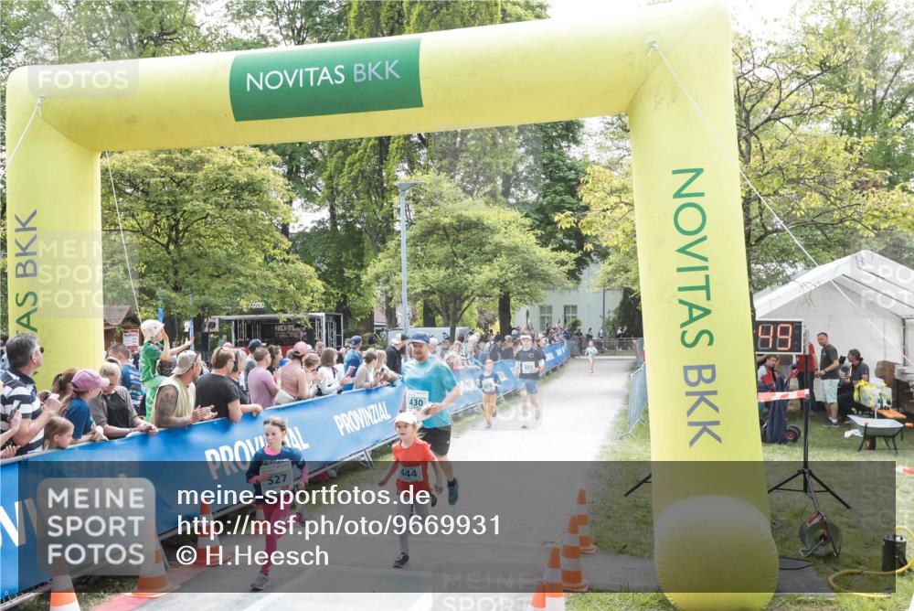 09.05.2026 - Störlauf H.Heesch http://msf.ph/oto/9669931 09.05.2026 13:43:49 Ziel 527, 444, 430, 88 meine-sportfotos.de