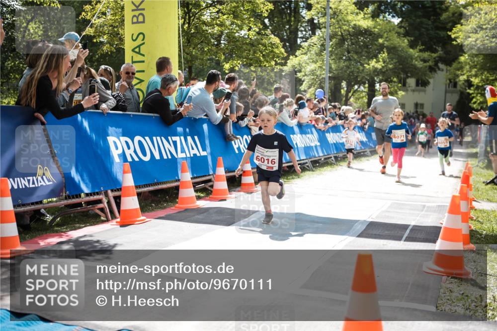 09.05.2026 - Störlauf H.Heesch http://msf.ph/oto/9670111 09.05.2026 13:02:05 Ziel 6016, 071, 6059 meine-sportfotos.de