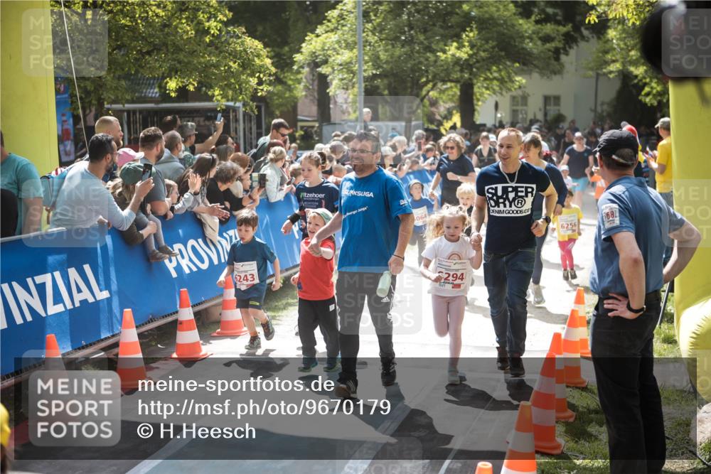 09.05.2026 - Störlauf H.Heesch http://msf.ph/oto/9670179 09.05.2026 13:02:45 Ziel 6243, 064, 6256, 294, 68 meine-sportfotos.de