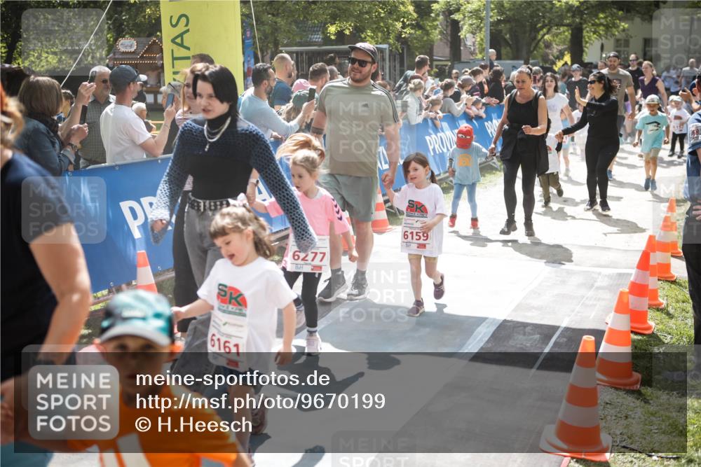 09.05.2026 - Störlauf H.Heesch http://msf.ph/oto/9670199 09.05.2026 13:02:54 Ziel 6161, 6277, 6159, 681 meine-sportfotos.de