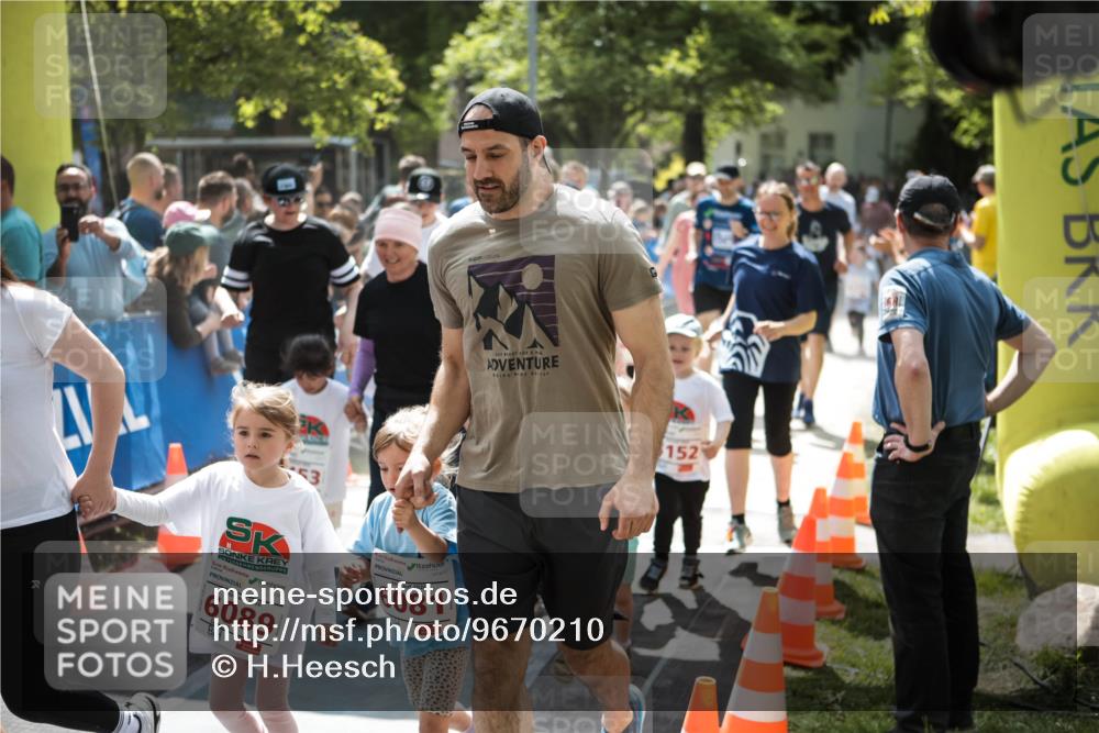 09.05.2026 - Störlauf H.Heesch http://msf.ph/oto/9670210 09.05.2026 13:02:59 Ziel 2026, 6089, 2026, 6081, 152 meine-sportfotos.de