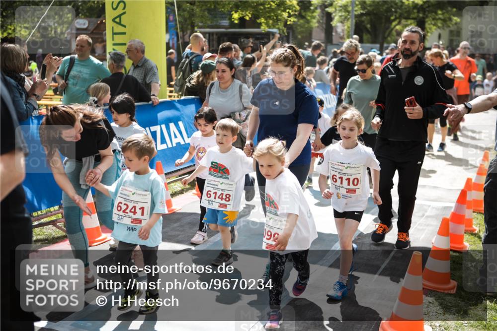 09.05.2026 - Störlauf H.Heesch http://msf.ph/oto/9670234 09.05.2026 13:03:15 Ziel 2026, 6241, 6148, 192, 6110 meine-sportfotos.de