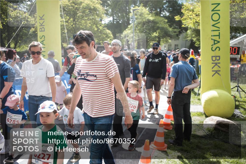 09.05.2026 - Störlauf H.Heesch http://msf.ph/oto/9670352 09.05.2026 13:04:16 Ziel 6285, 6227, 020 meine-sportfotos.de