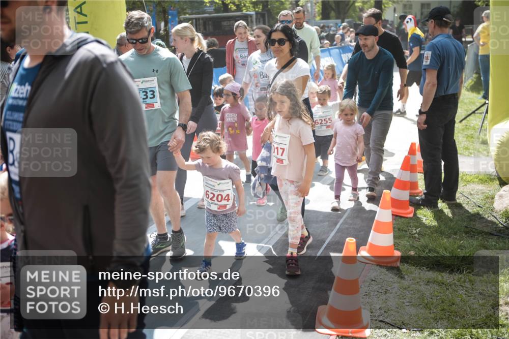 09.05.2026 - Störlauf H.Heesch http://msf.ph/oto/9670396 09.05.2026 13:04:43 Ziel 3, 33, 6204, 017, 6255, 68 meine-sportfotos.de