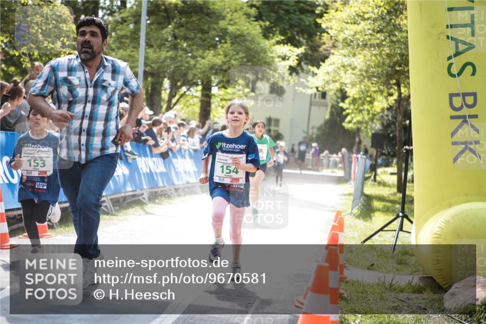 09.05.2026 - Störlauf H.Heesch http://msf.ph/oto/9670581 09.05.2026 13:26:26 Ziel 153, 154 meine-sportfotos.de