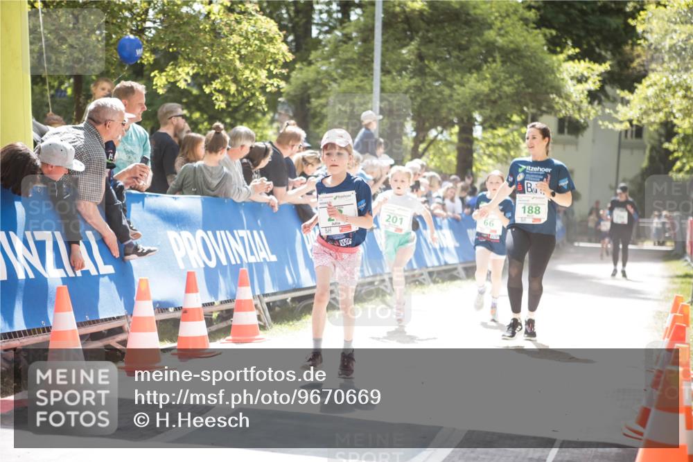 09.05.2026 - Störlauf H.Heesch http://msf.ph/oto/9670669 09.05.2026 13:27:41 Ziel 66, 201, 188 meine-sportfotos.de