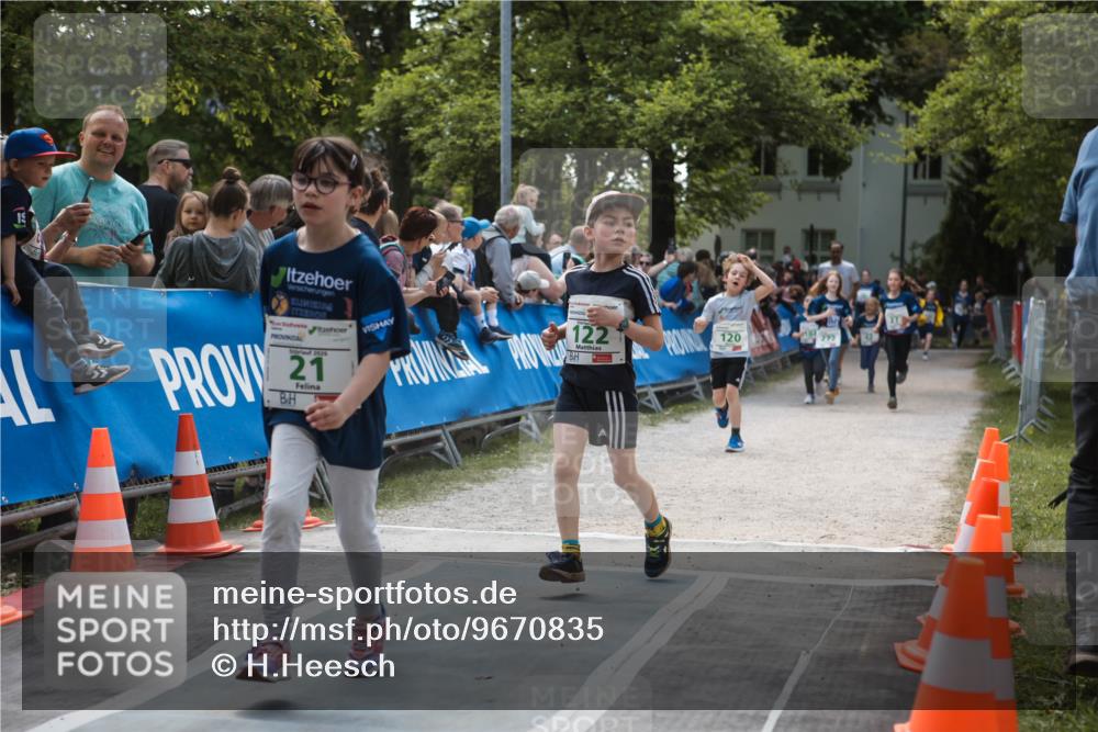 09.05.2026 - Störlauf H.Heesch http://msf.ph/oto/9670835 09.05.2026 13:29:47 Ziel 21, 122, 120, 27 meine-sportfotos.de