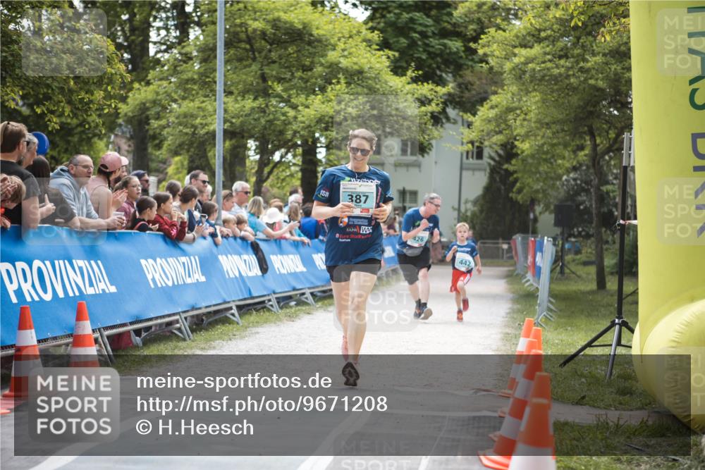 09.05.2026 - Störlauf H.Heesch http://msf.ph/oto/9671208 09.05.2026 13:42:41 Ziel 387, 426, 442 meine-sportfotos.de