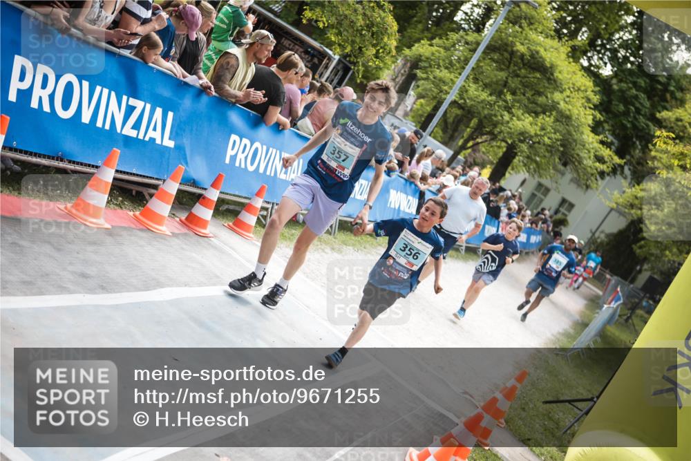 09.05.2026 - Störlauf H.Heesch http://msf.ph/oto/9671255 09.05.2026 13:43:41 Ziel 357, 356, 385 meine-sportfotos.de