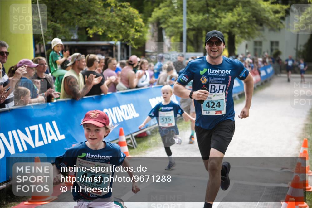 09.05.2026 - Störlauf H.Heesch http://msf.ph/oto/9671288 09.05.2026 13:44:12 Ziel 2026, 449, 515, 2026, 424 meine-sportfotos.de