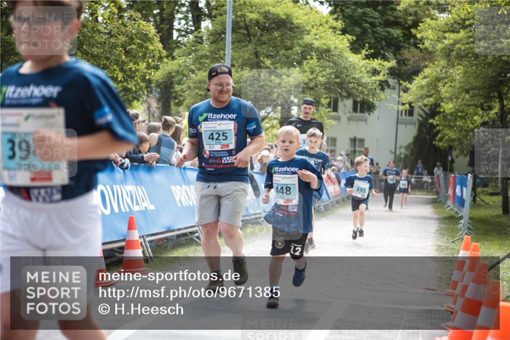 09.05.2026 - Störlauf H.Heesch http://msf.ph/oto/9671385 09.05.2026 13:46:08 Ziel 392, 425, 3, 448, 12, 395 meine-sportfotos.de