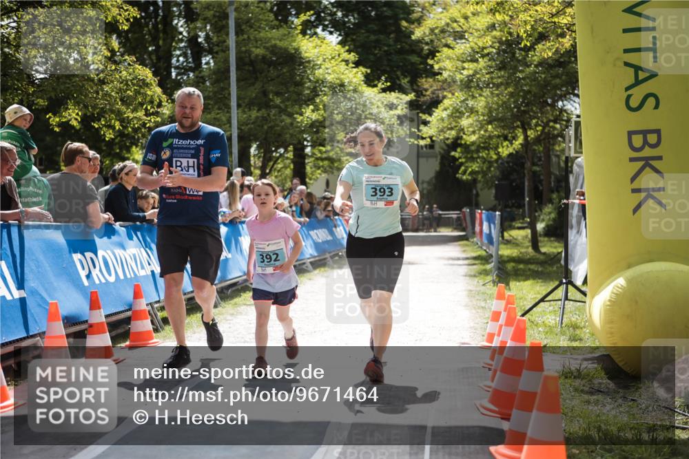 09.05.2026 - Störlauf H.Heesch http://msf.ph/oto/9671464 09.05.2026 13:47:52 Ziel 392, 393 meine-sportfotos.de