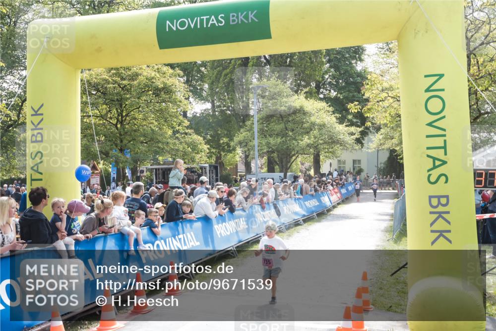 09.05.2026 - Störlauf H.Heesch http://msf.ph/oto/9671539 09.05.2026 13:56:39 Ziel 735 meine-sportfotos.de