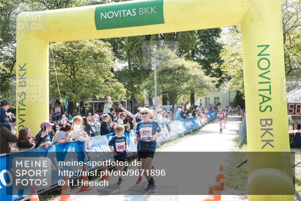09.05.2026 - Störlauf H.Heesch http://msf.ph/oto/9671896 09.05.2026 14:01:50 Ziel 677 meine-sportfotos.de