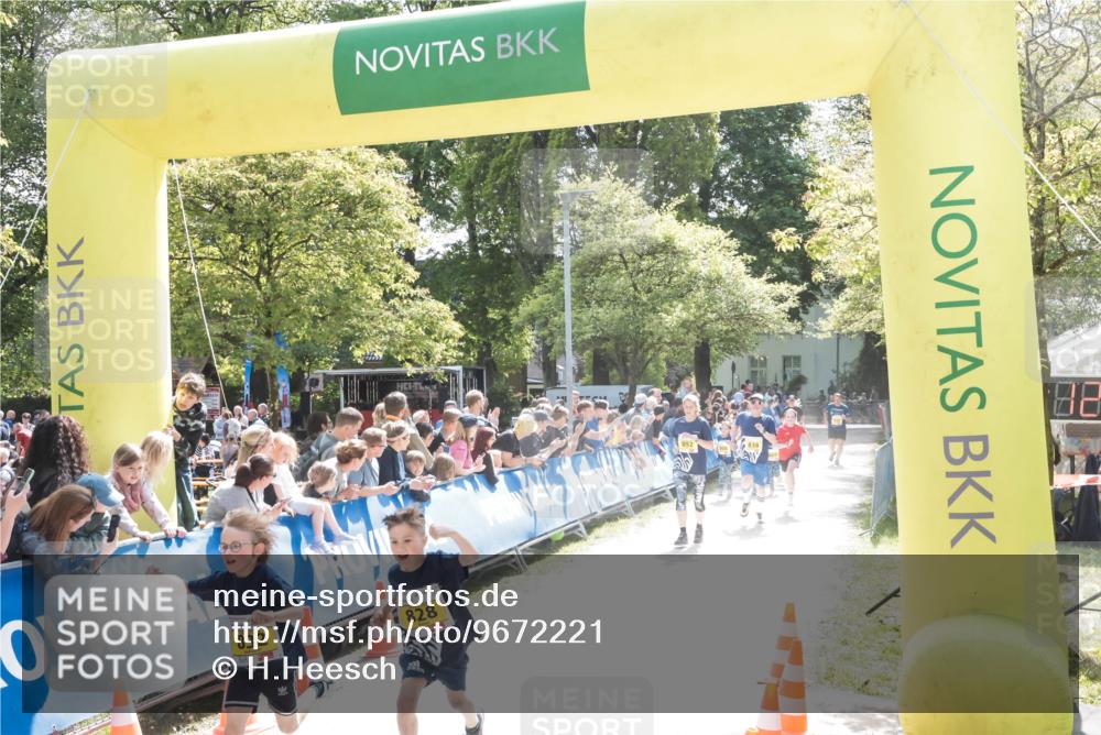 09.05.2026 - Störlauf H.Heesch http://msf.ph/oto/9672221 09.05.2026 14:13:12 Ziel 832, 828 meine-sportfotos.de