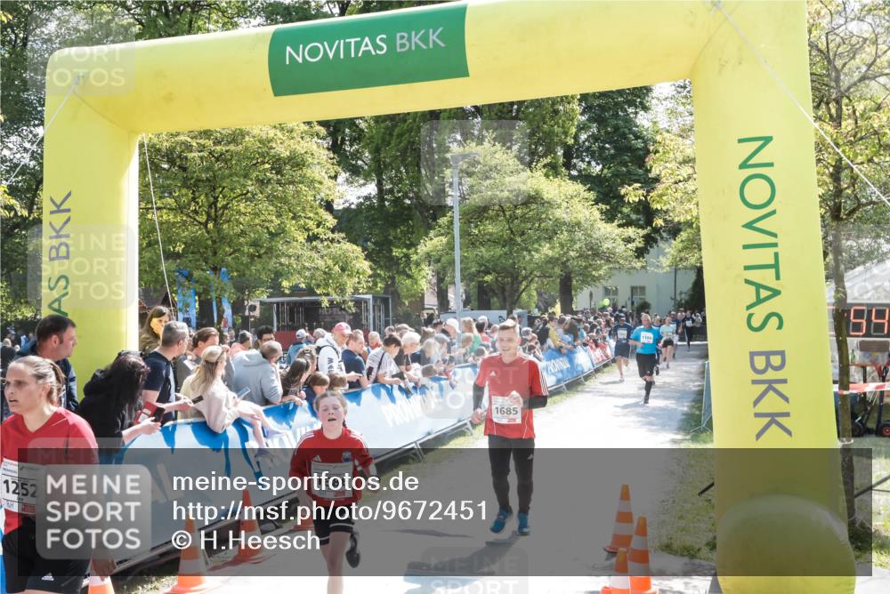 09.05.2026 - Störlauf H.Heesch http://msf.ph/oto/9672451 09.05.2026 14:45:54 Ziel 1252, 1686, 1685 meine-sportfotos.de