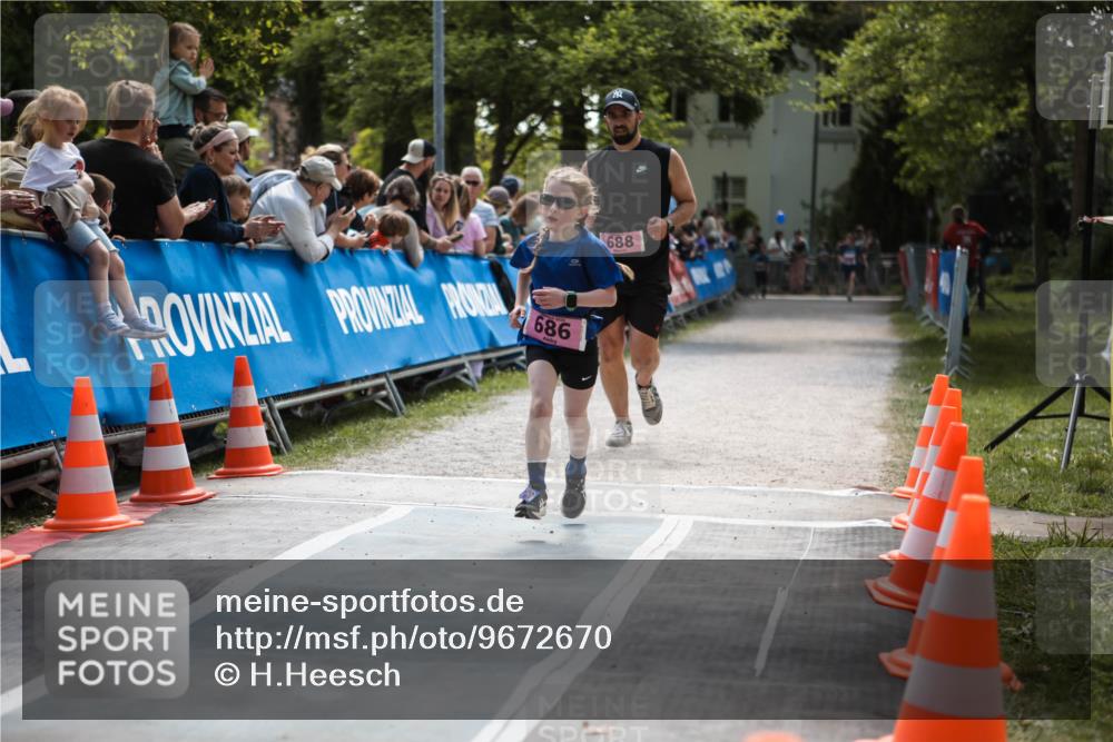 09.05.2026 - Störlauf H.Heesch http://msf.ph/oto/9672670 09.05.2026 13:55:18 Ziel 686, 688 meine-sportfotos.de
