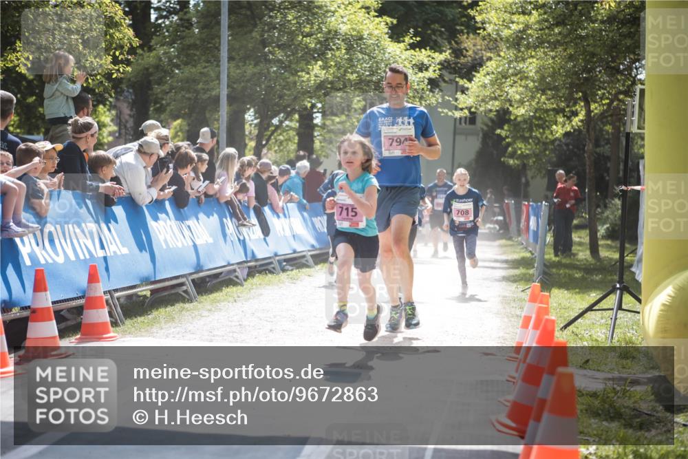 09.05.2026 - Störlauf H.Heesch http://msf.ph/oto/9672863 09.05.2026 13:58:51 Ziel 715, 79, 708 meine-sportfotos.de