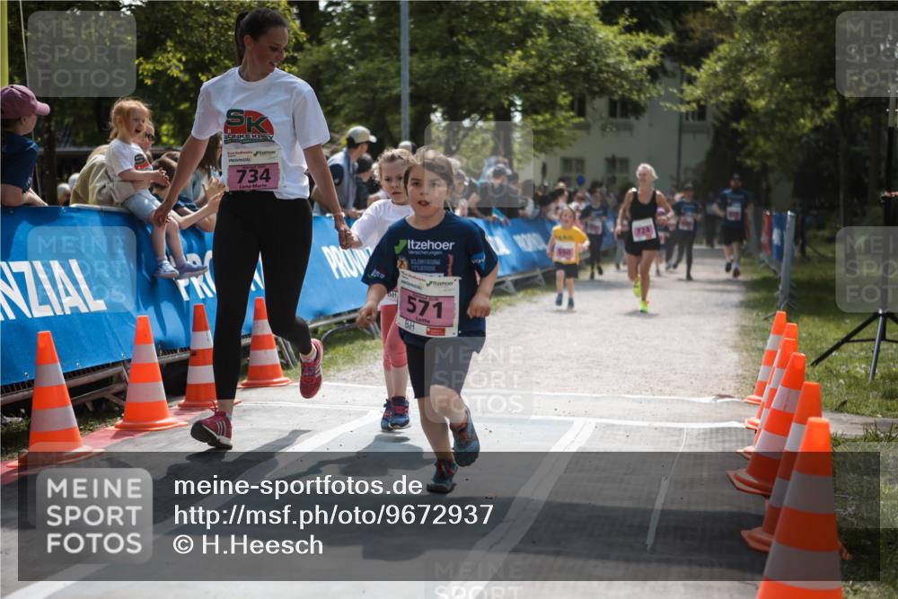 09.05.2026 - Störlauf H.Heesch http://msf.ph/oto/9672937 09.05.2026 13:59:44 Ziel 734, 571, 724 meine-sportfotos.de