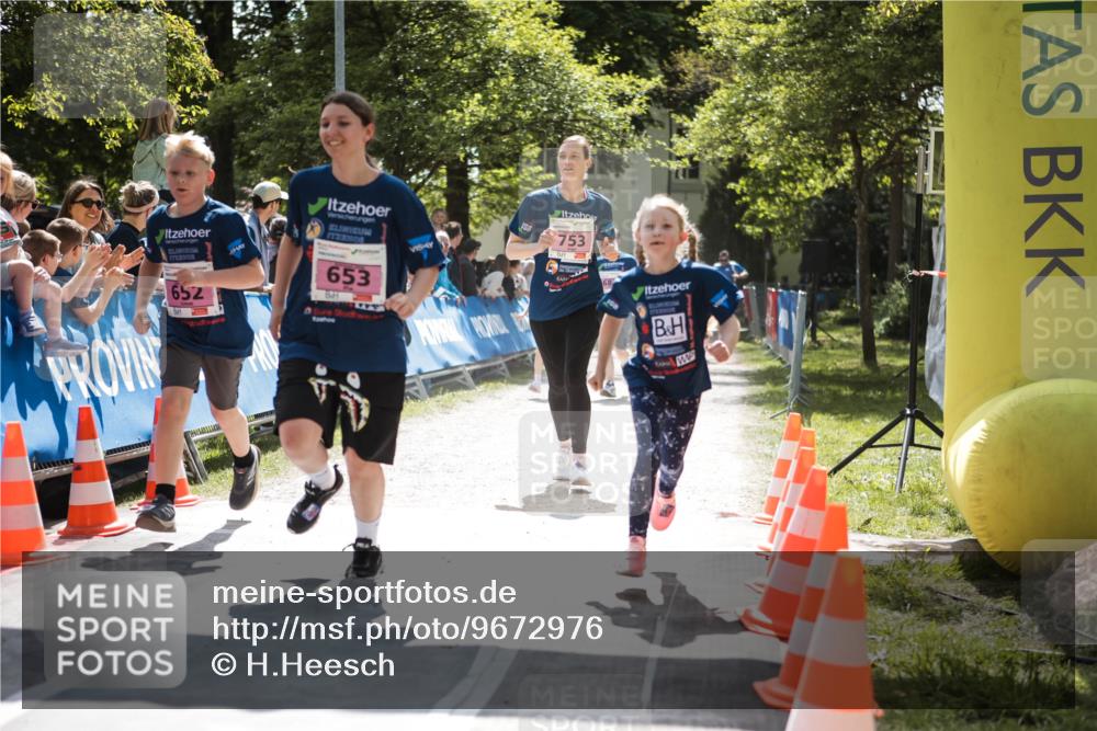 09.05.2026 - Störlauf H.Heesch http://msf.ph/oto/9672976 09.05.2026 14:00:19 Ziel 652, 653, 753 meine-sportfotos.de