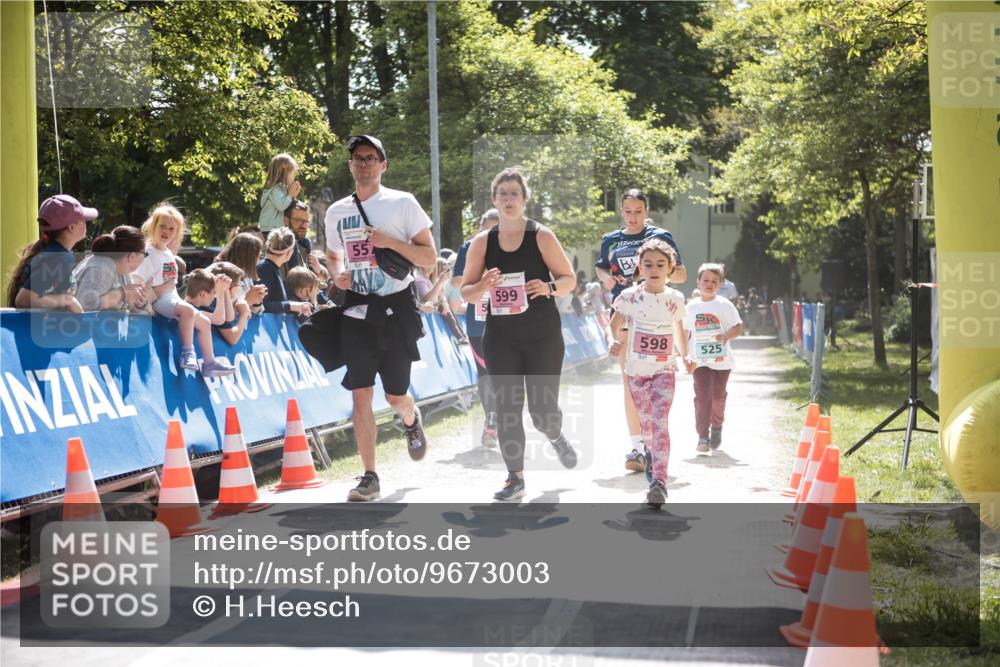 09.05.2026 - Störlauf H.Heesch http://msf.ph/oto/9673003 09.05.2026 14:00:37 Ziel 557, 599, 598, 525 meine-sportfotos.de