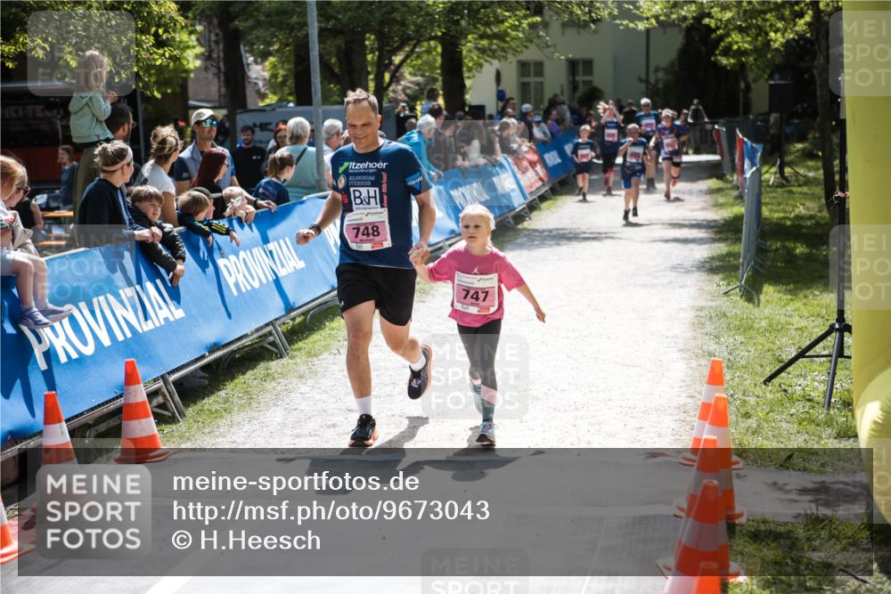 09.05.2026 - Störlauf H.Heesch http://msf.ph/oto/9673043 09.05.2026 14:01:41 Ziel 748, 747 meine-sportfotos.de