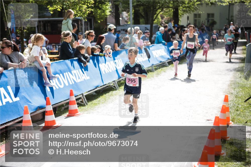 09.05.2026 - Störlauf H.Heesch http://msf.ph/oto/9673074 09.05.2026 14:02:06 Ziel 795, 579, 578 meine-sportfotos.de