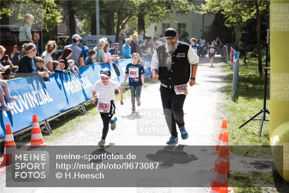 09.05.2026 - Störlauf H.Heesch http://msf.ph/oto/9673087 09.05.2026 14:02:14 Ziel 567, 662, 566 meine-sportfotos.de